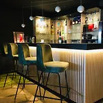 Отель The Originals Acropole 3*