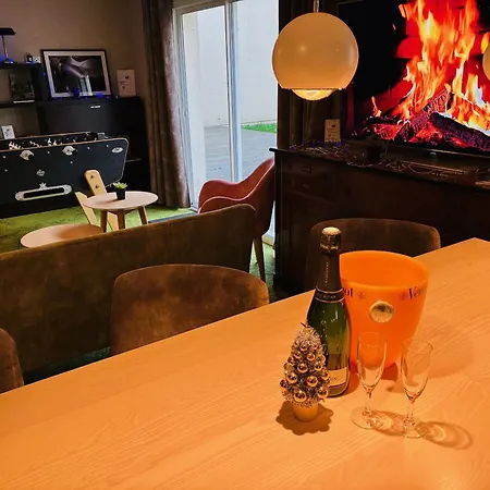 Hotel The Originals Acropole