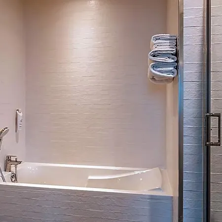 The Originals Acropole Otel